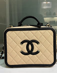 CHNL Medium Vanity Case Beige Black