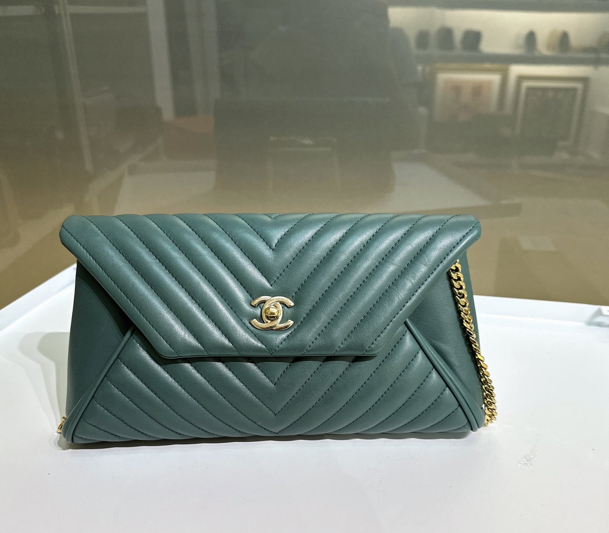CHNL Cluth Green Bag