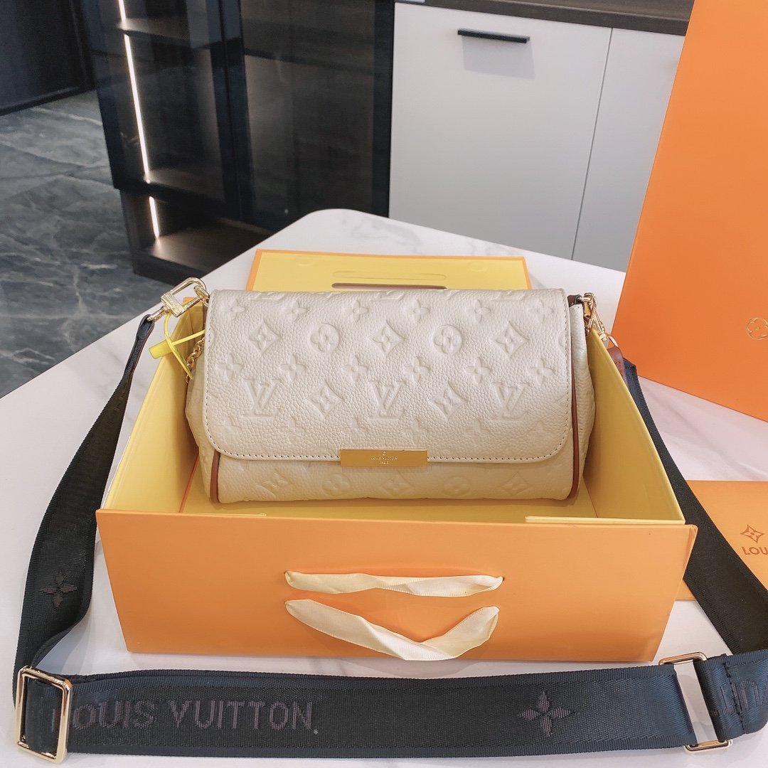Designer Handbags LV 063