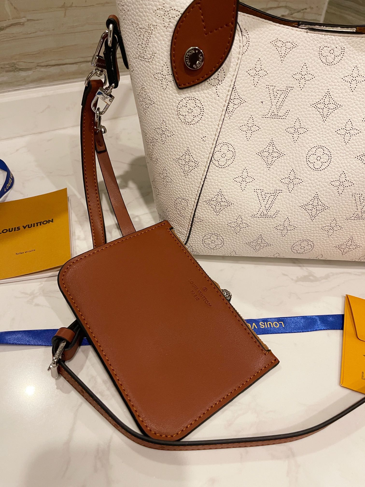 Designer Handbags LV 085