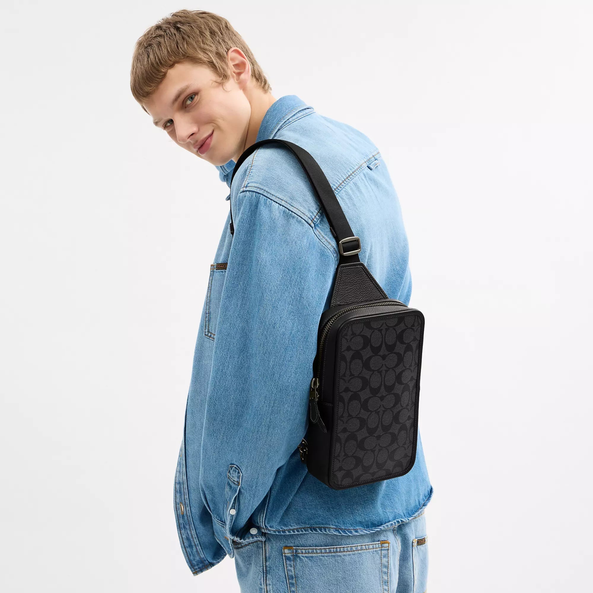 Sullivan Pack In Signature Canvas (Gunmetal/Charcoal/Black)