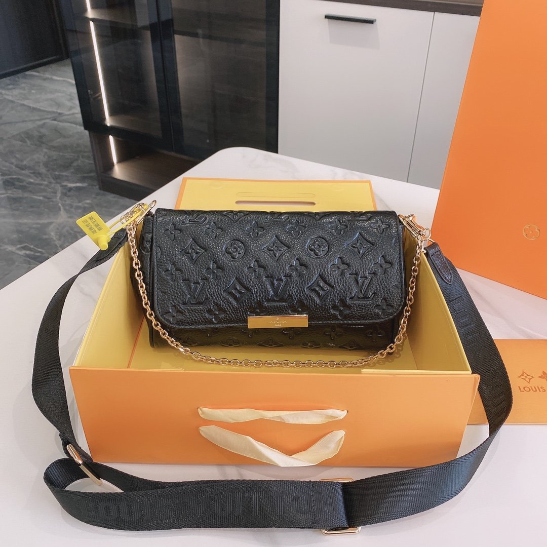 Designer Handbags LV 063