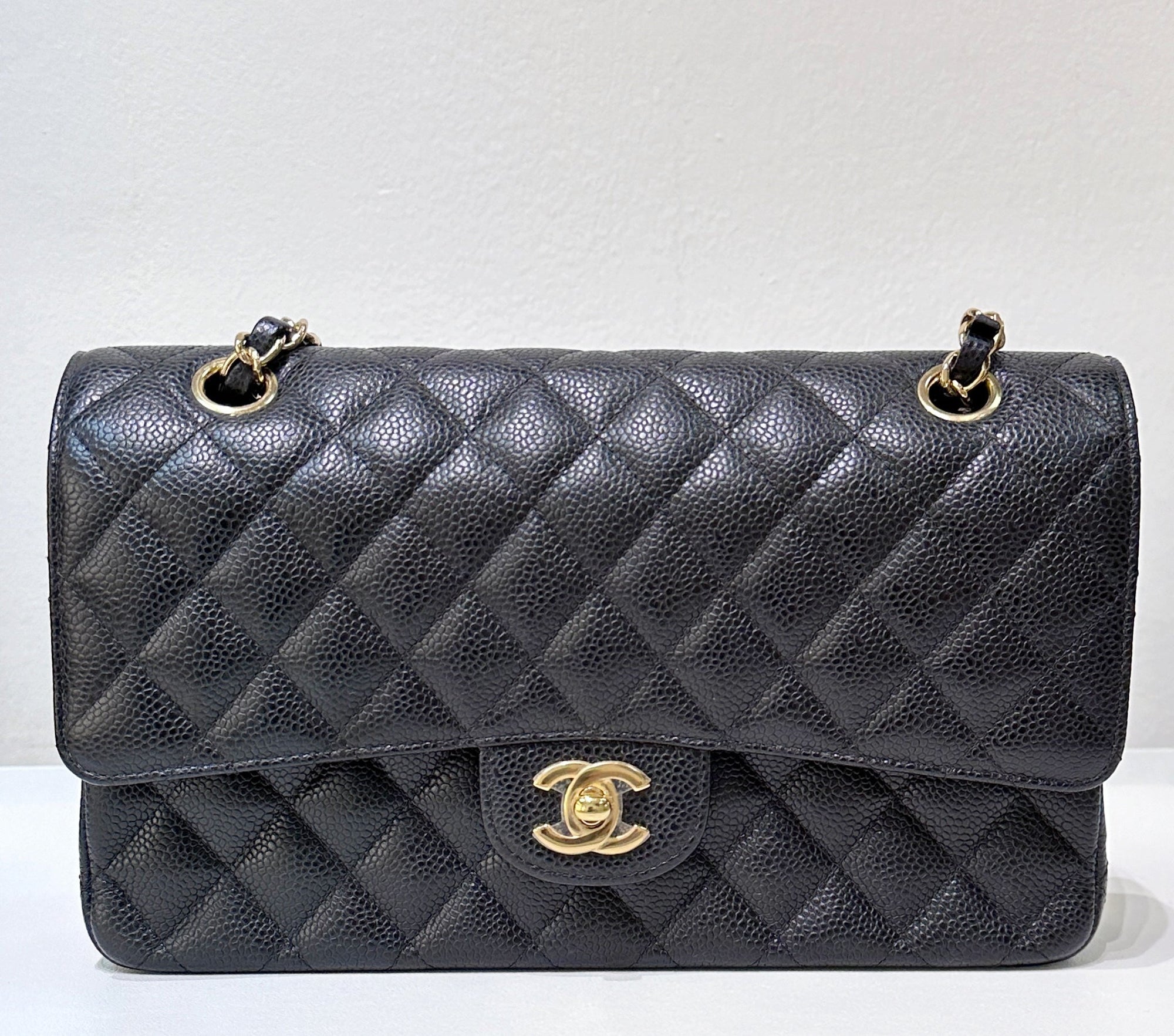 CHNL Medium Classic Caviar Double Flap Black GHW