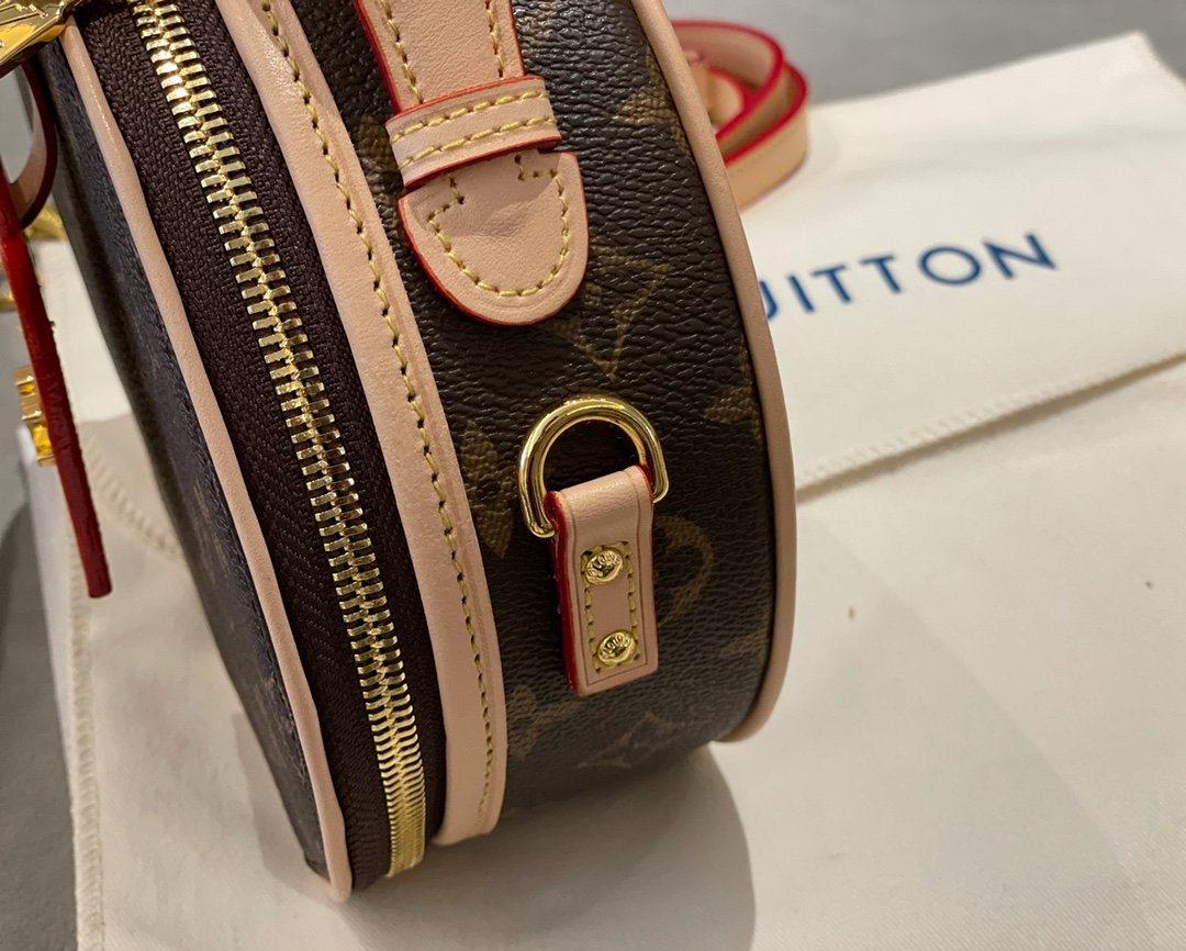 Designer Handbags LV 074