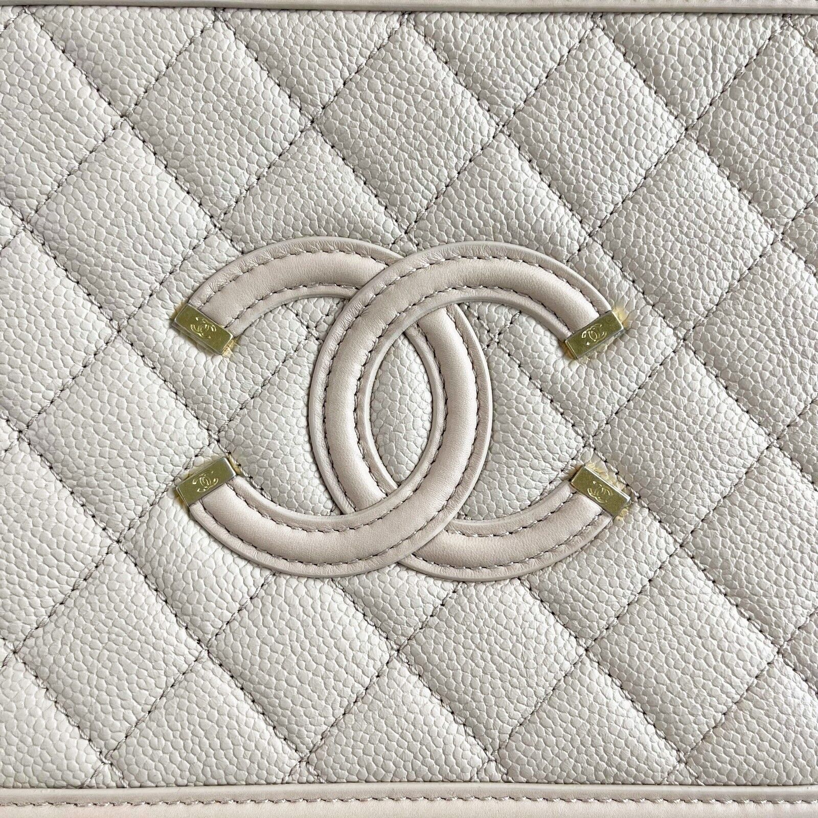 CHNL Excellent CC Filigree Vanity Case Medium Pink Beige Crossbody Handbag