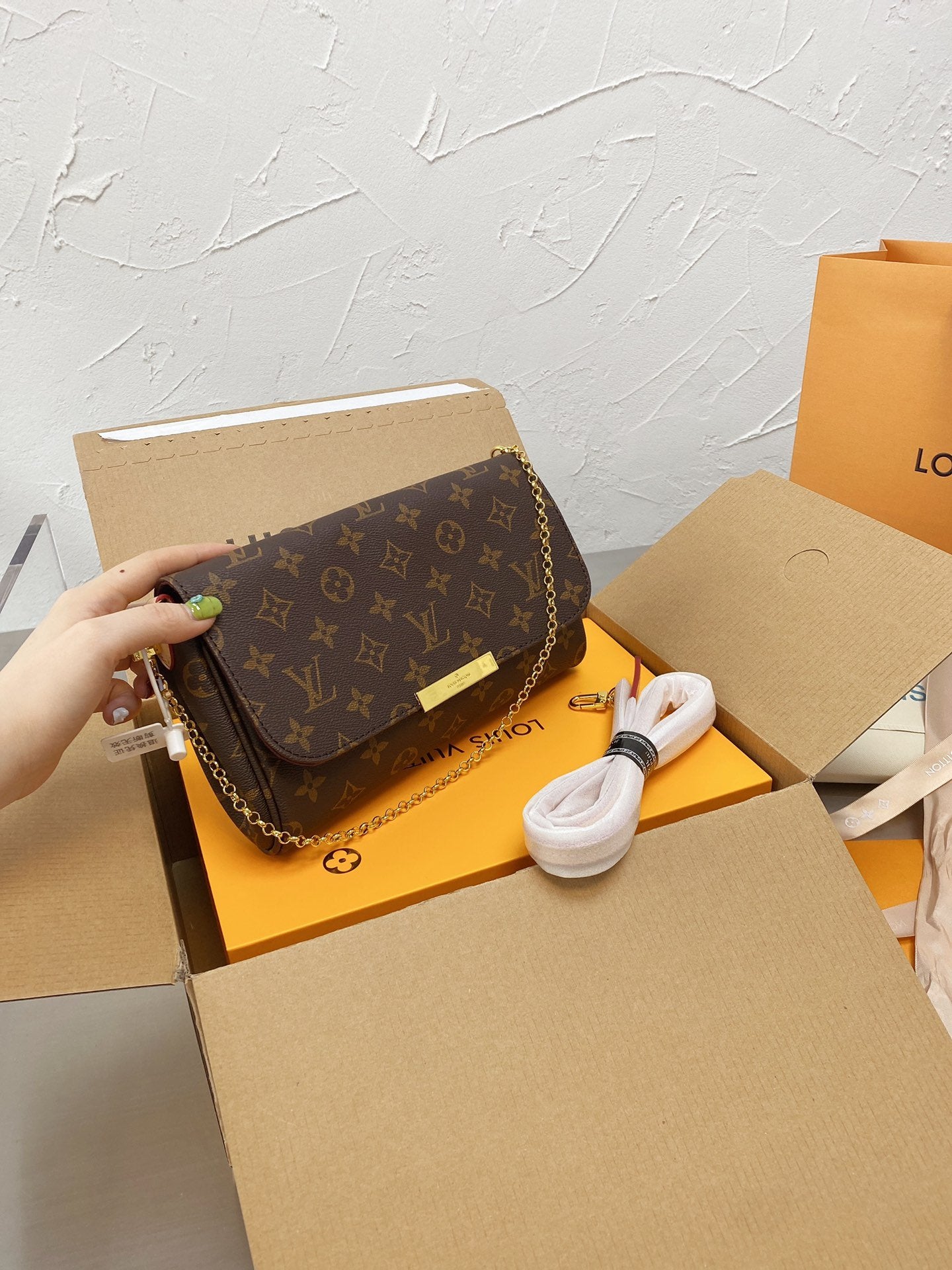Designer Handbags LV 064