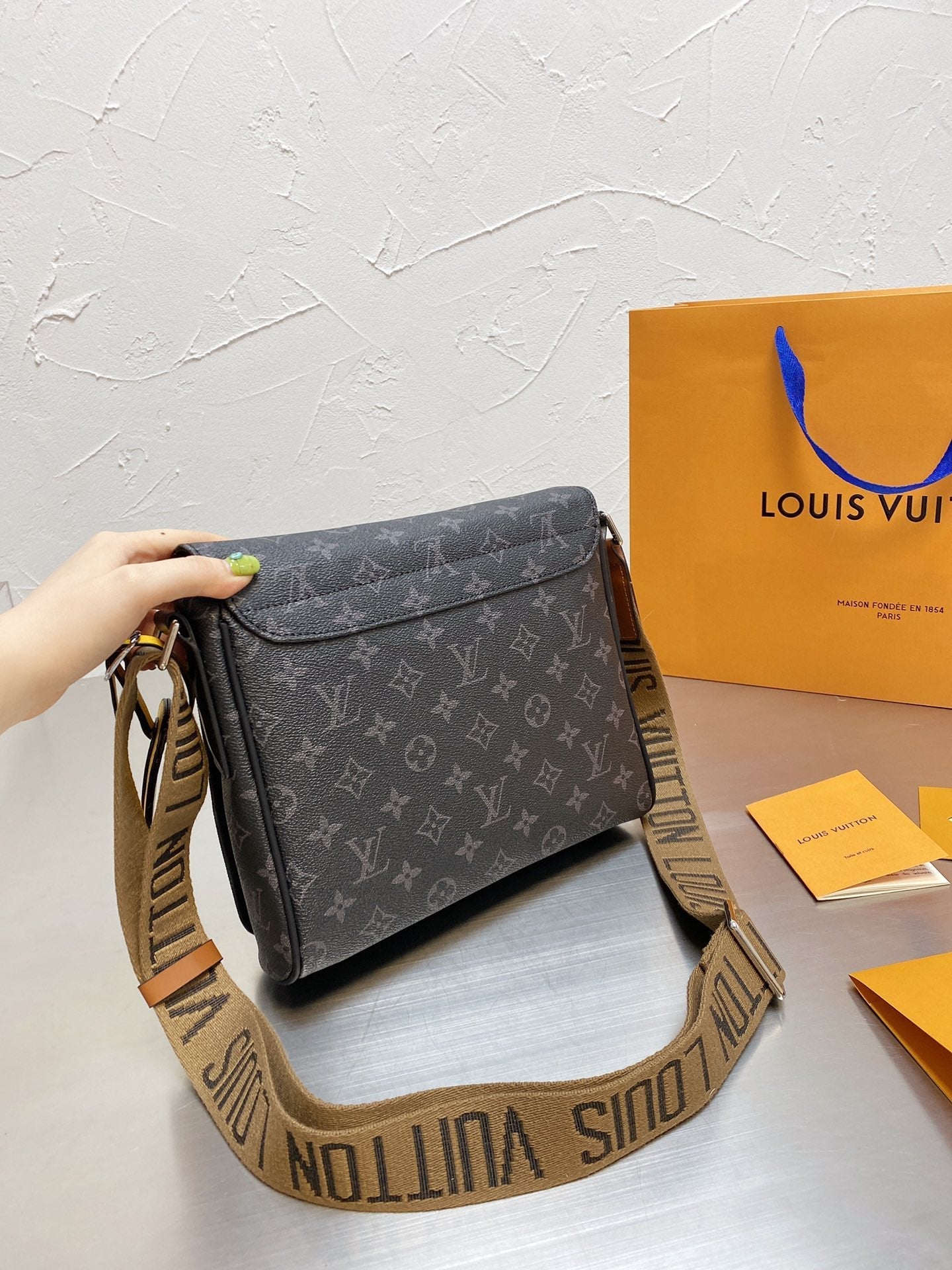 Designer Handbags LV 067