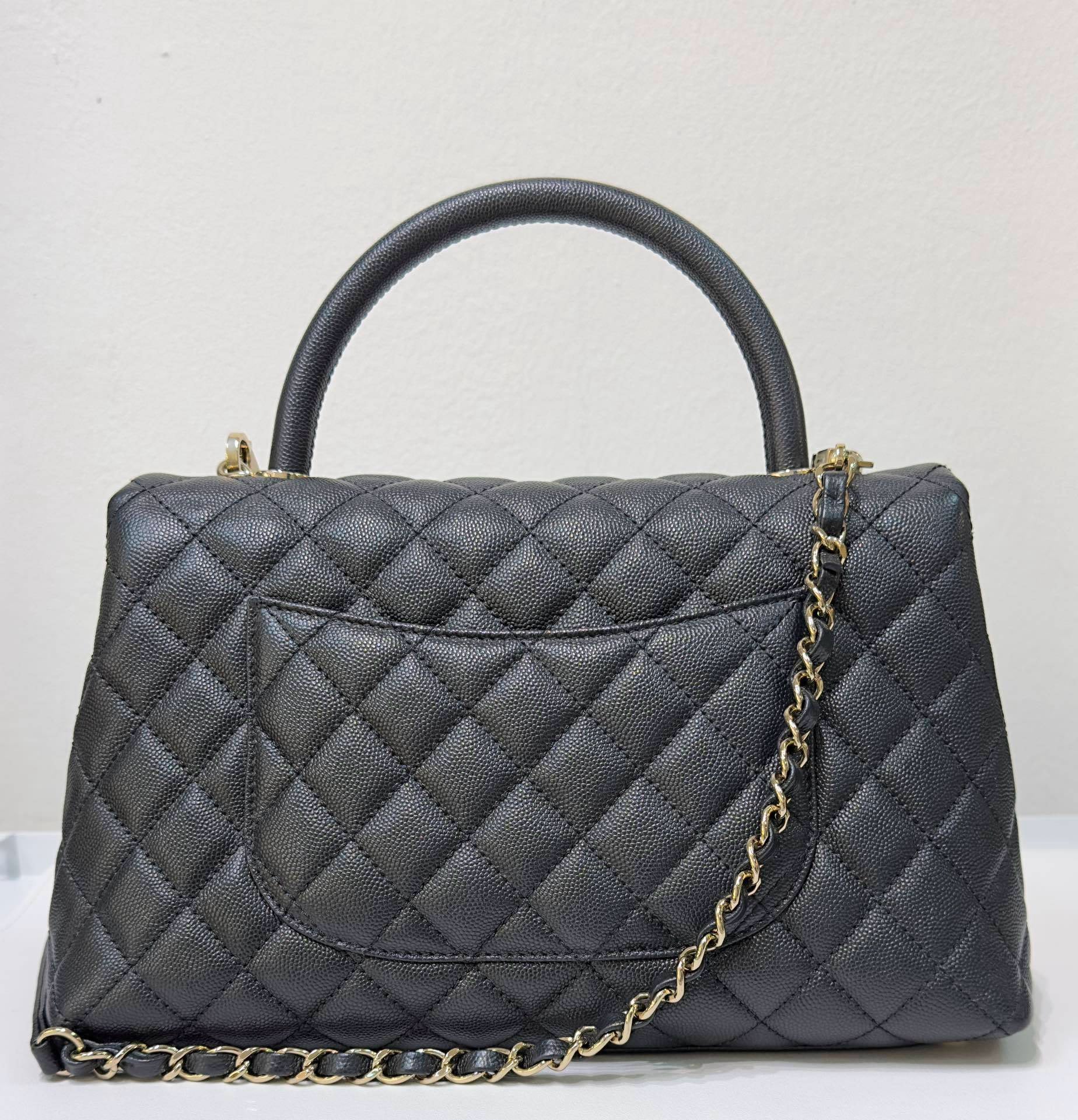 CHNL Medium Caviar Quilted Coco Handle Flap Black GHW 30 holo card