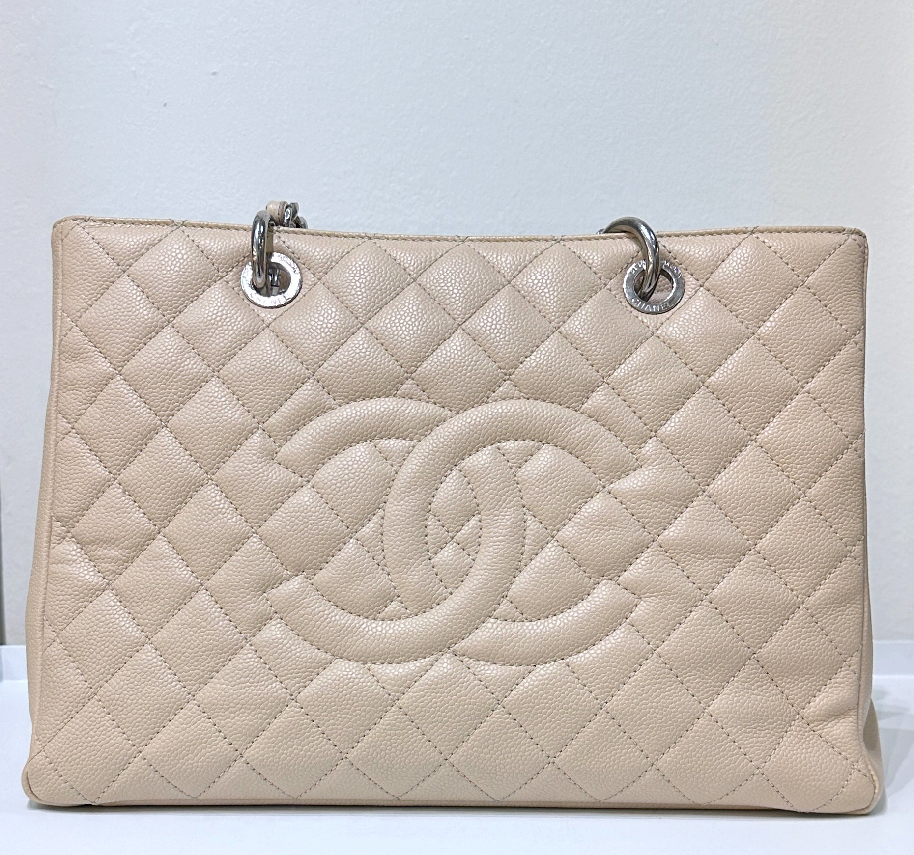 CHNL GST Beige Caviar Shw Bag