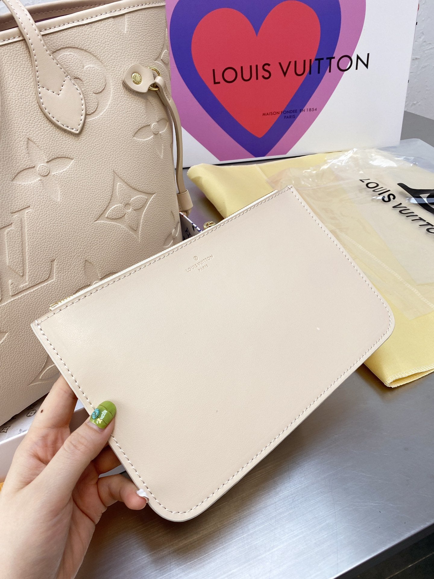 Designer Handbags LV 076