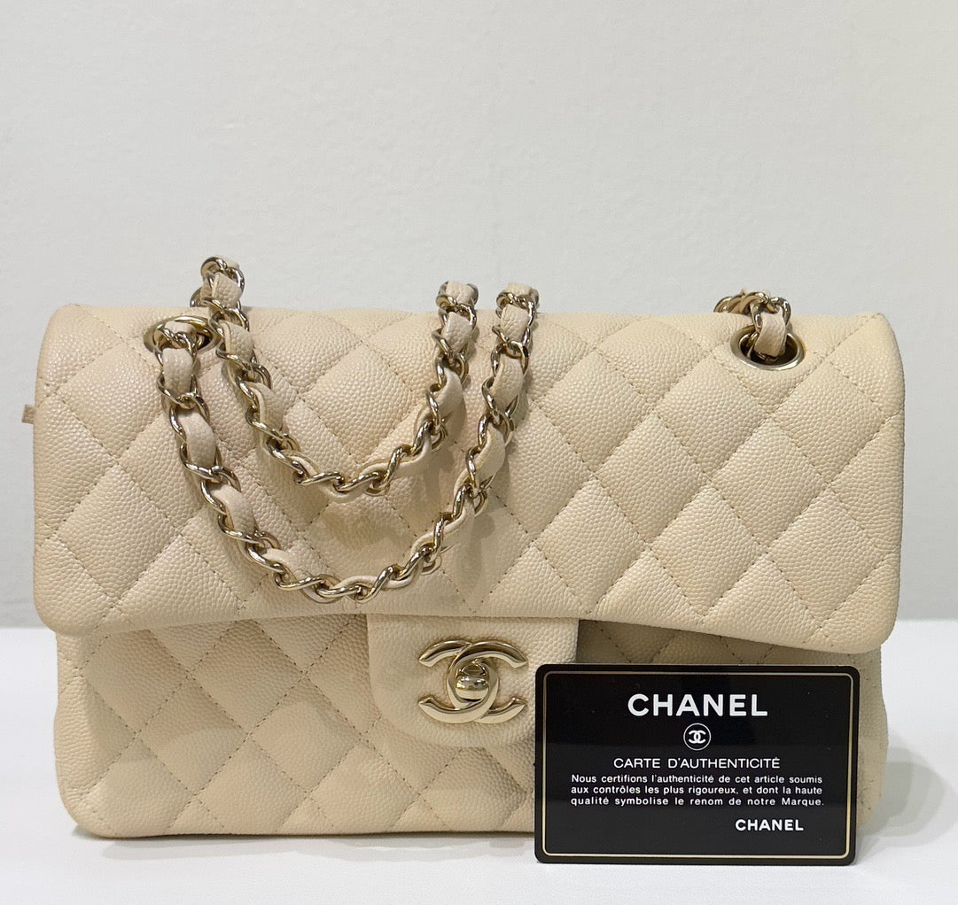 CHNL Small Classic Quilted Double Flap Ivory Light Beige 20C LGHW