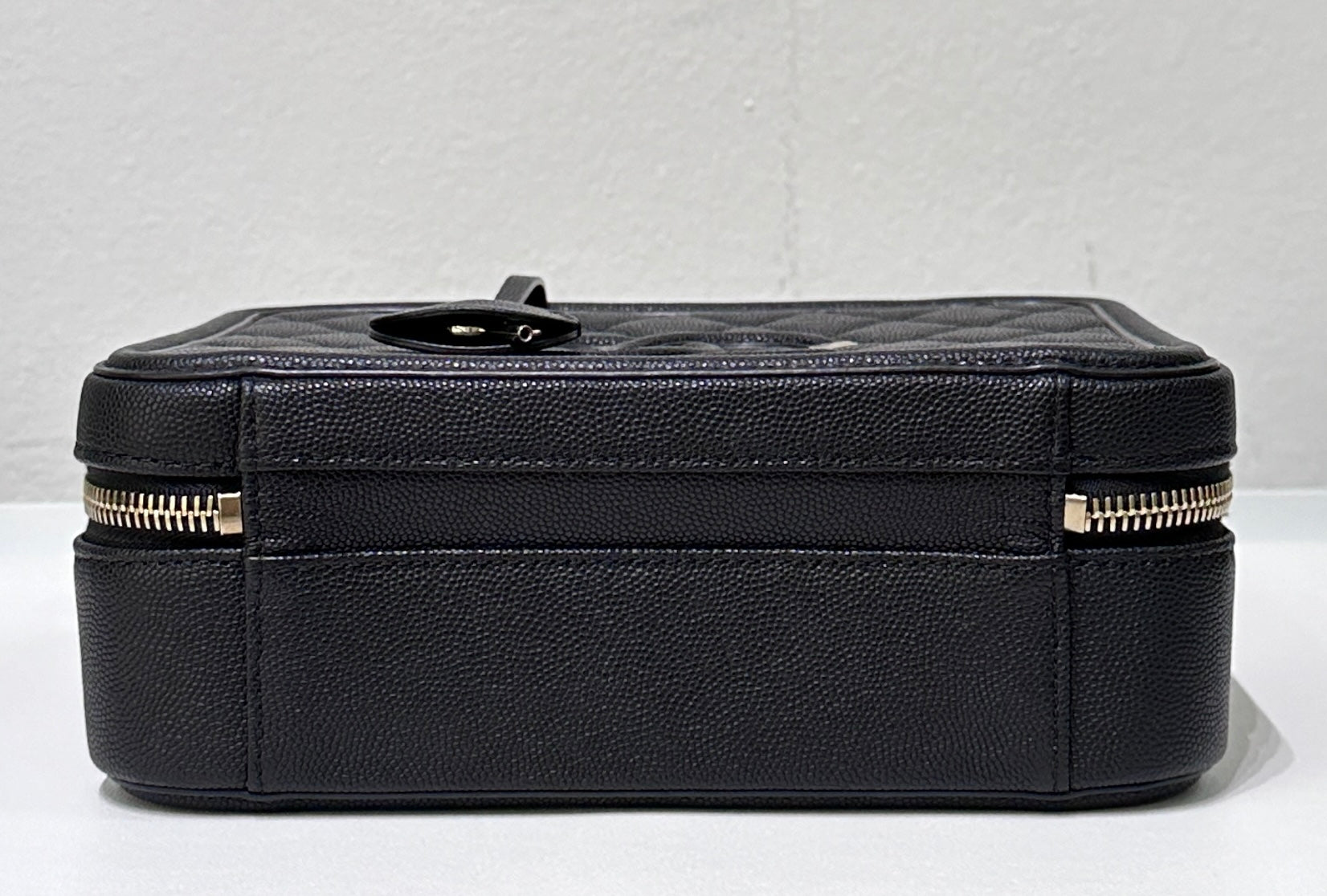 CHNL Filigree Vanity Case Quilted Caviar Medium Black