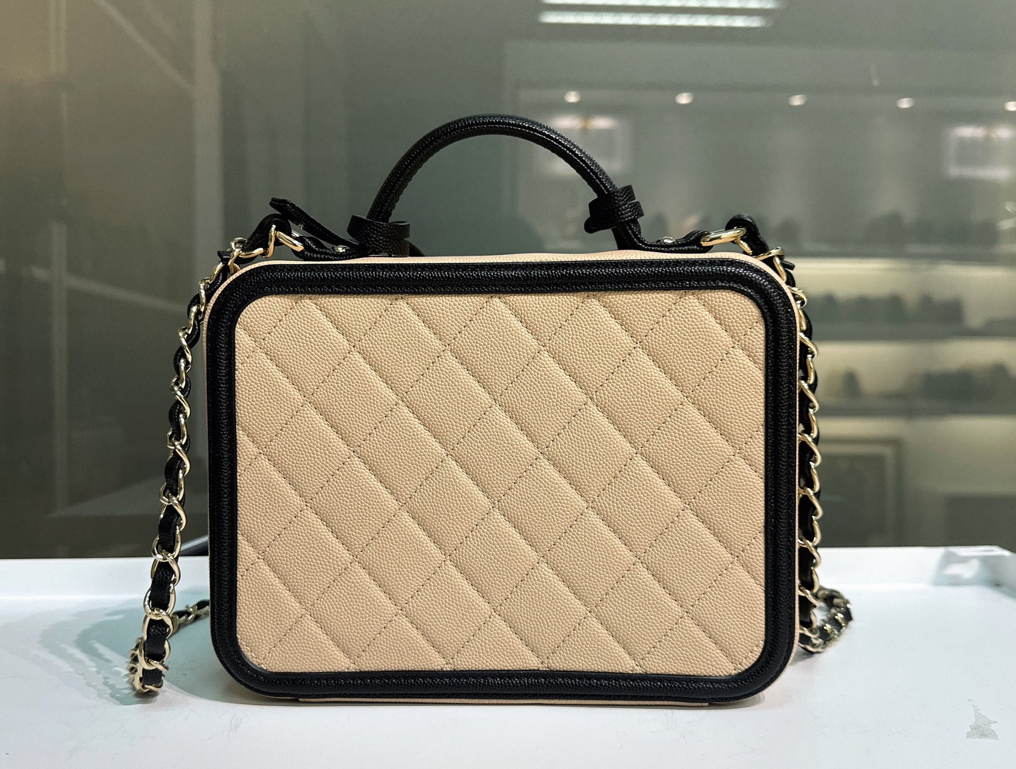 CHNL Medium Vanity Case Beige Black
