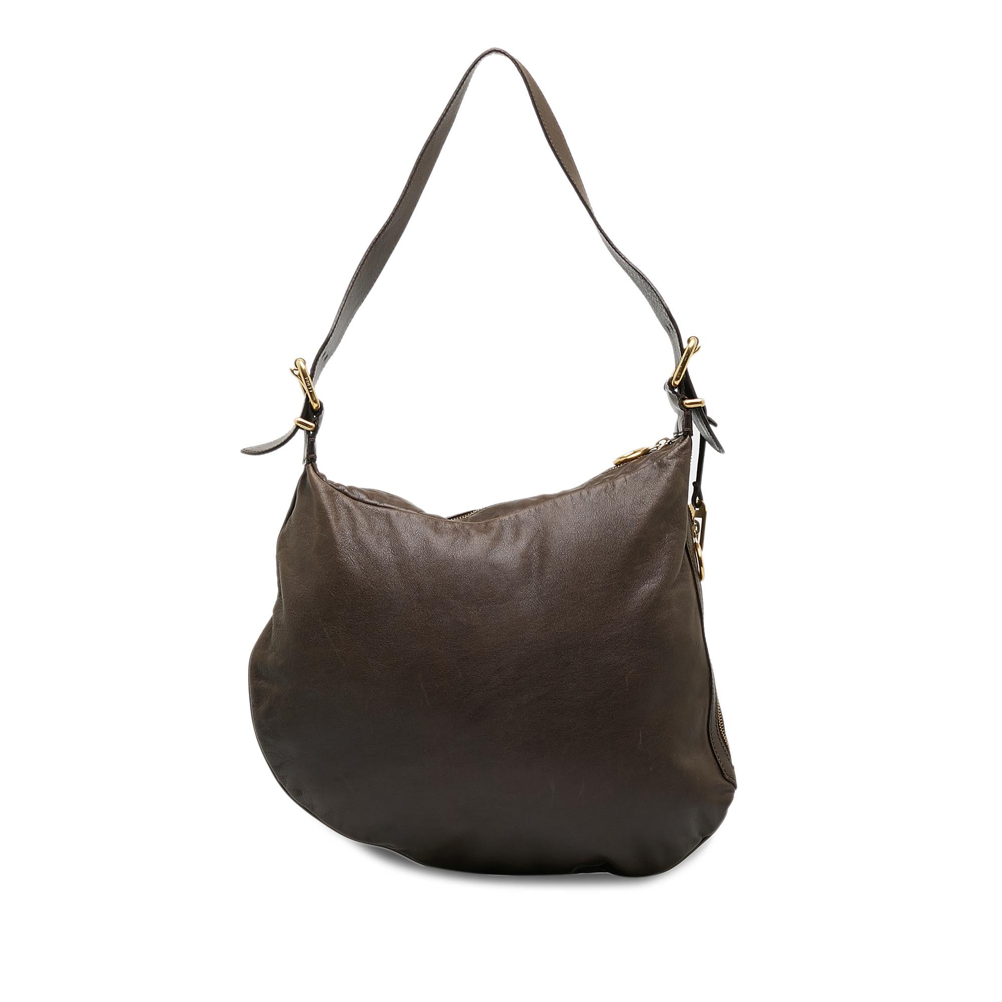FNDI Leather Oyster Shoulder Bag (SHG-P6A7z8)