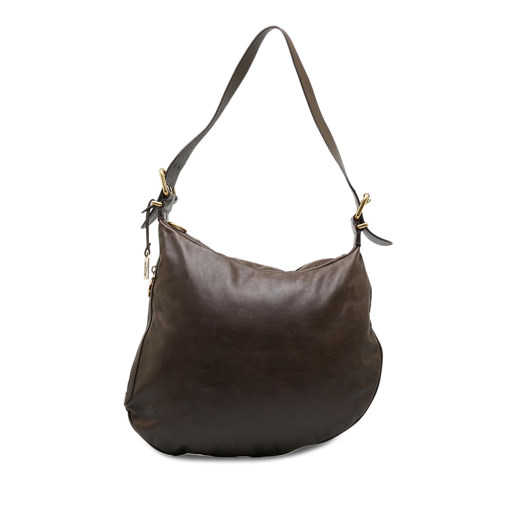 FNDI Leather Oyster Shoulder Bag (SHG-P6A7z8)