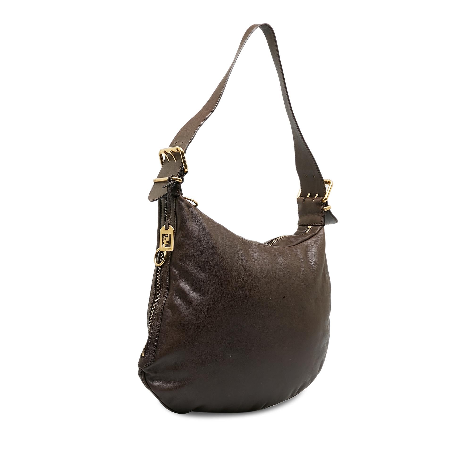 FNDI Leather Oyster Shoulder Bag (SHG-P6A7z8)