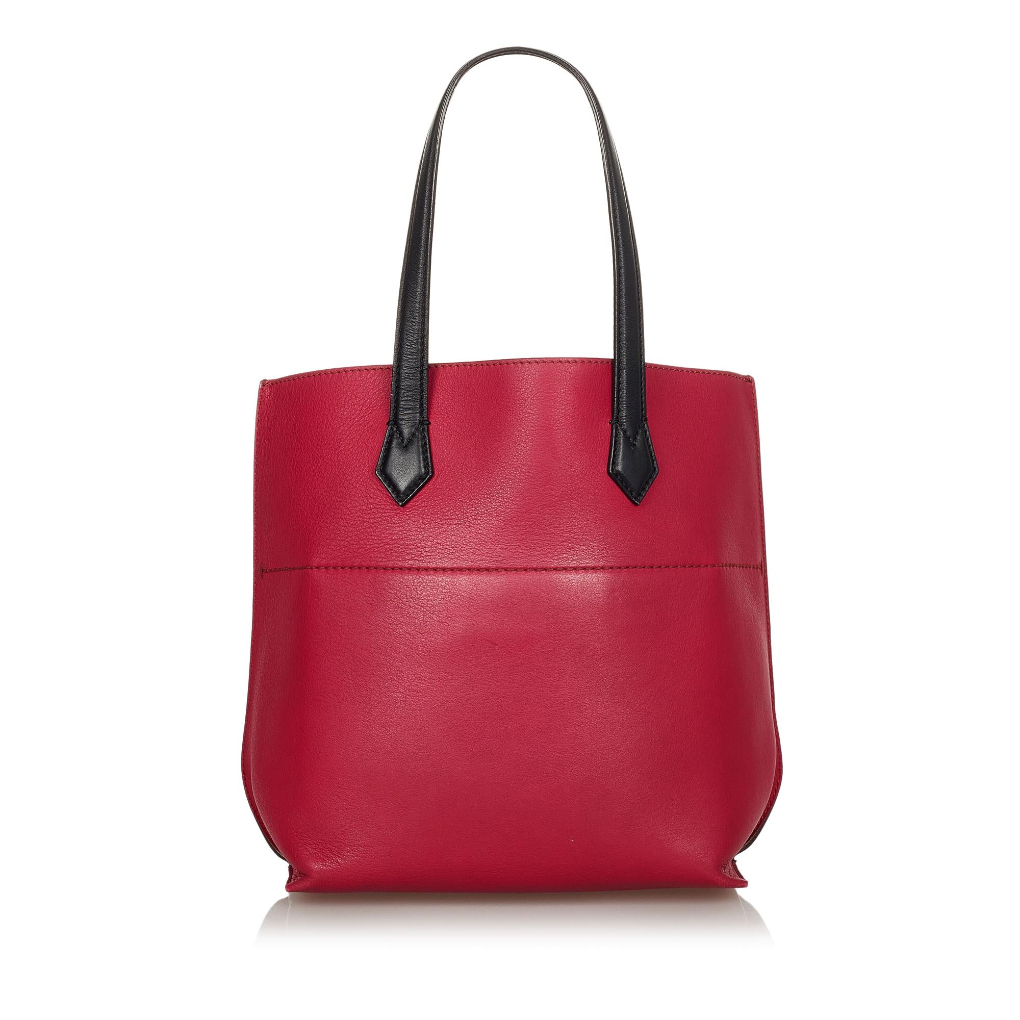 FNDI Leather Shoulder Bag (SHG-24400)