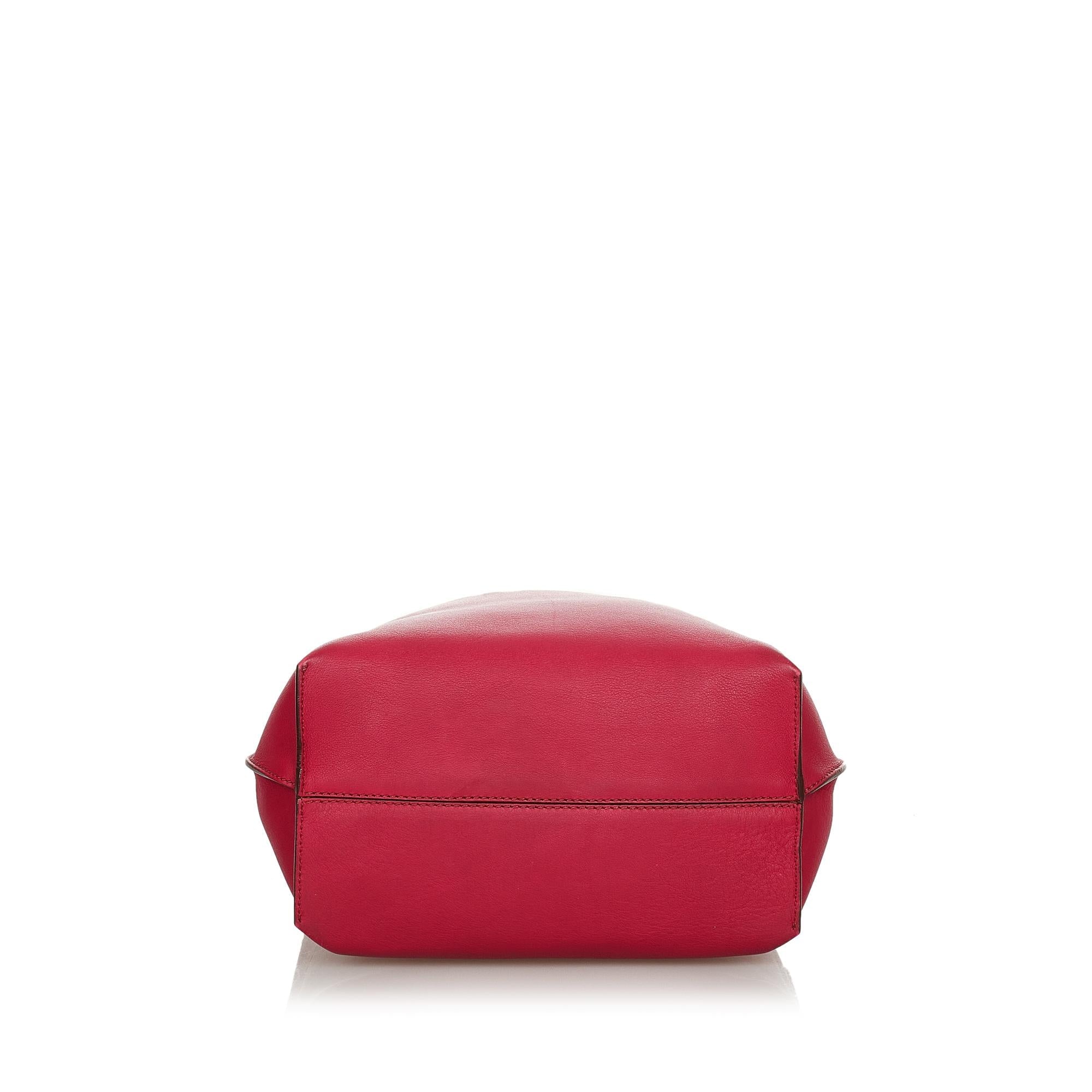 FNDI Leather Shoulder Bag (SHG-24400)