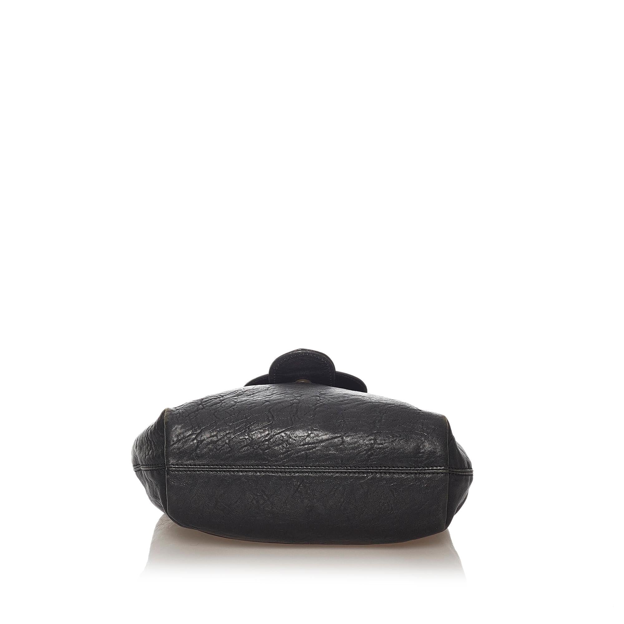 FNDI Leather Shoulder Bag (SHG-27957)