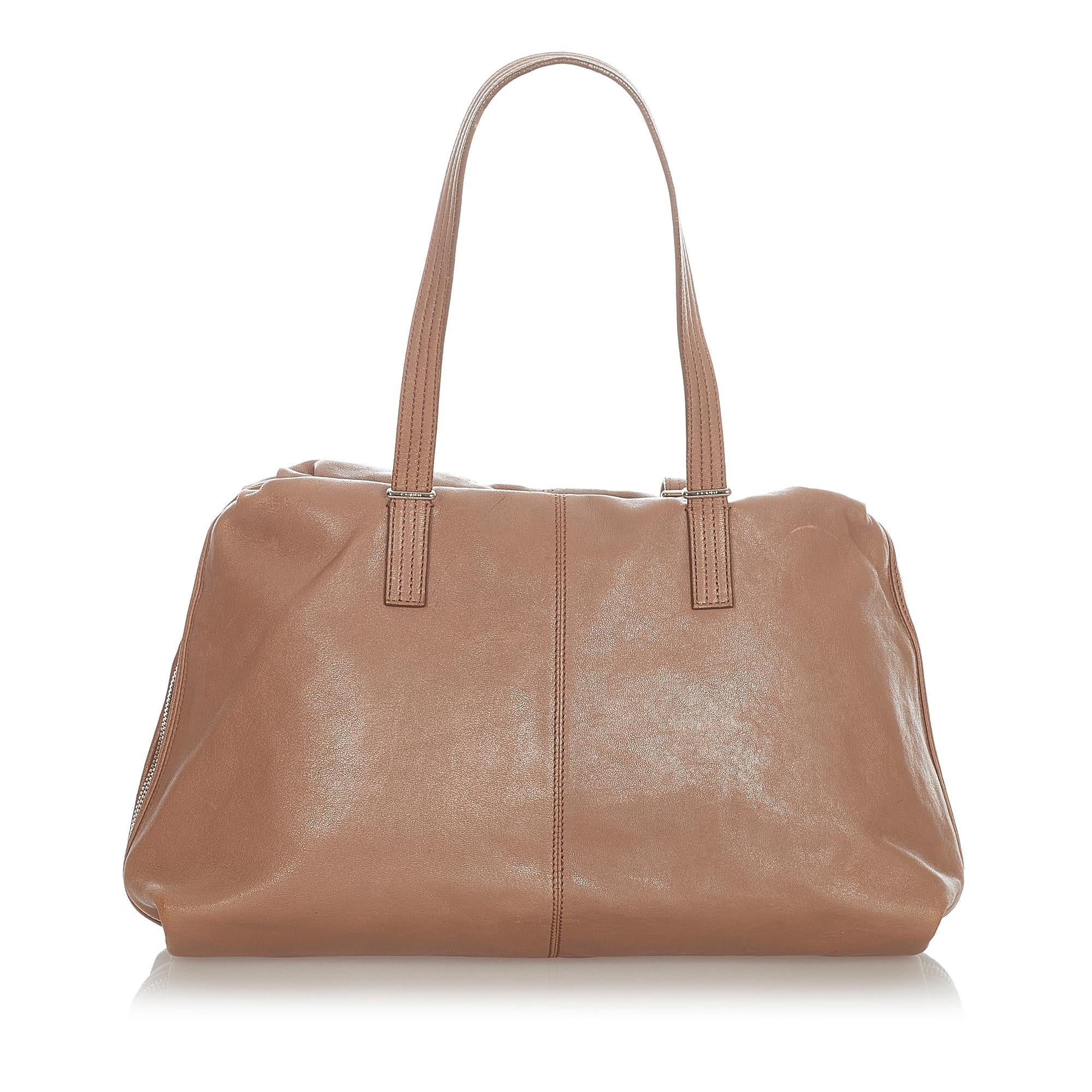 FNDI Leather Shoulder Bag (SHG-31789)
