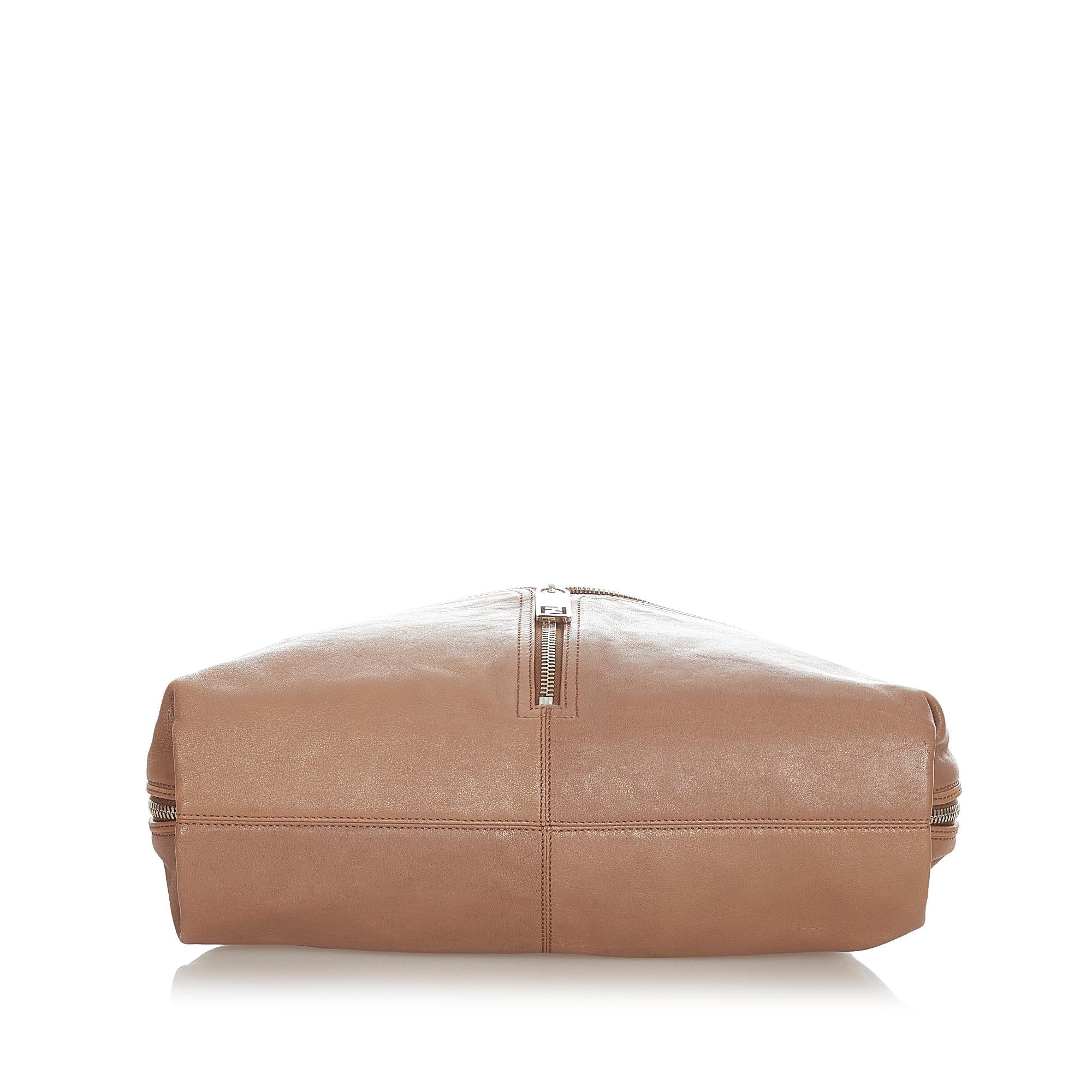 FNDI Leather Shoulder Bag (SHG-31789)