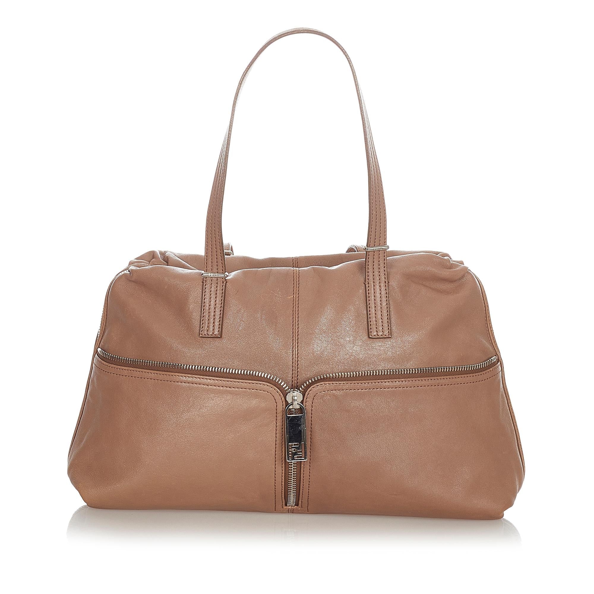 FNDI Leather Shoulder Bag (SHG-31789)