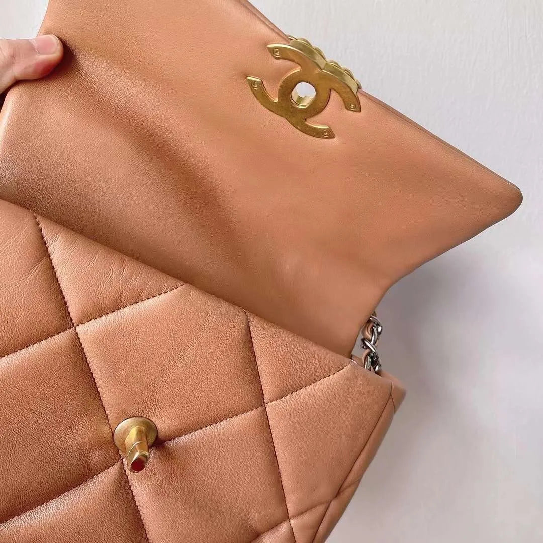 CHNL 19 Flap Bag Caramel Lambskin GHW
