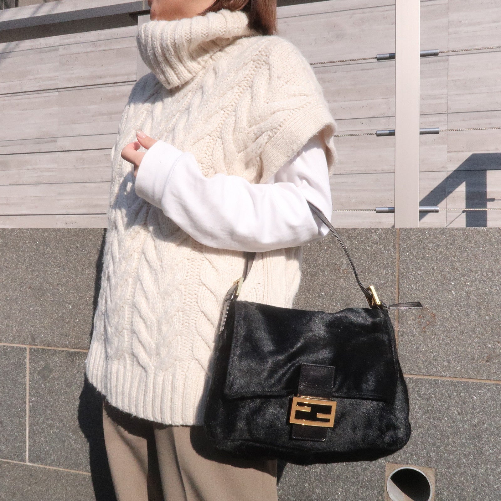 FNDI Mamma Baguette Unborn Calf Leather Shoulder Bag Bleck 26325
