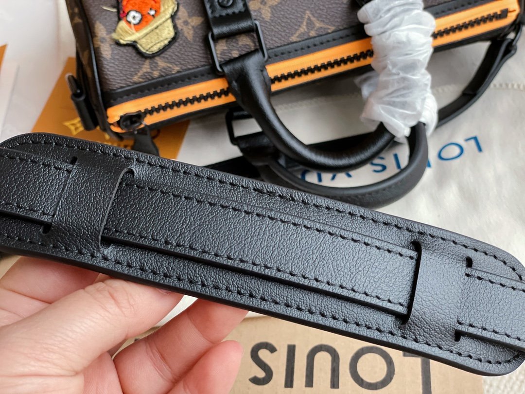 Designer Handbags LV 075