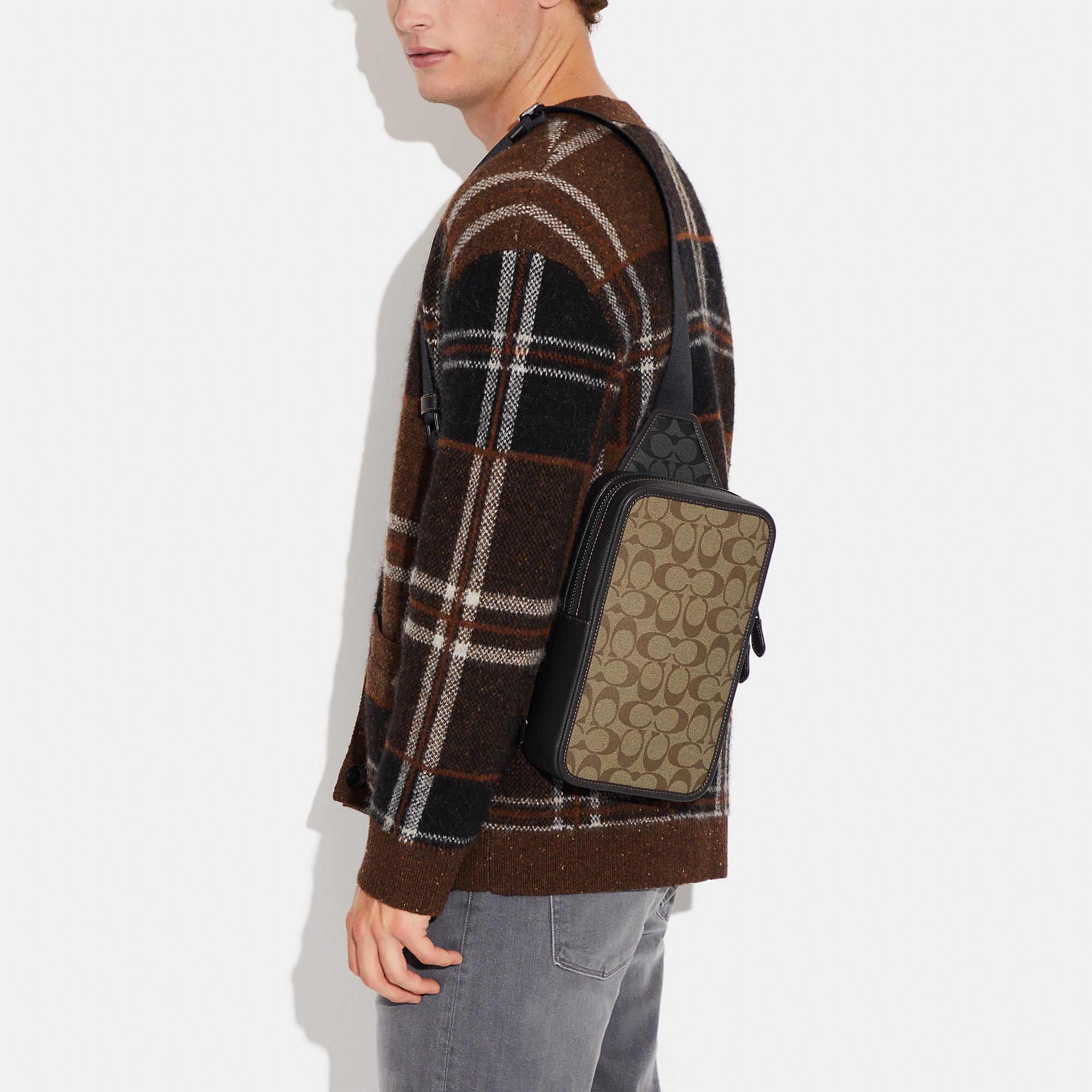 Sullivan Pack In Blocked Signature Canvas (Gunmetal/Khaki/Charcoal)