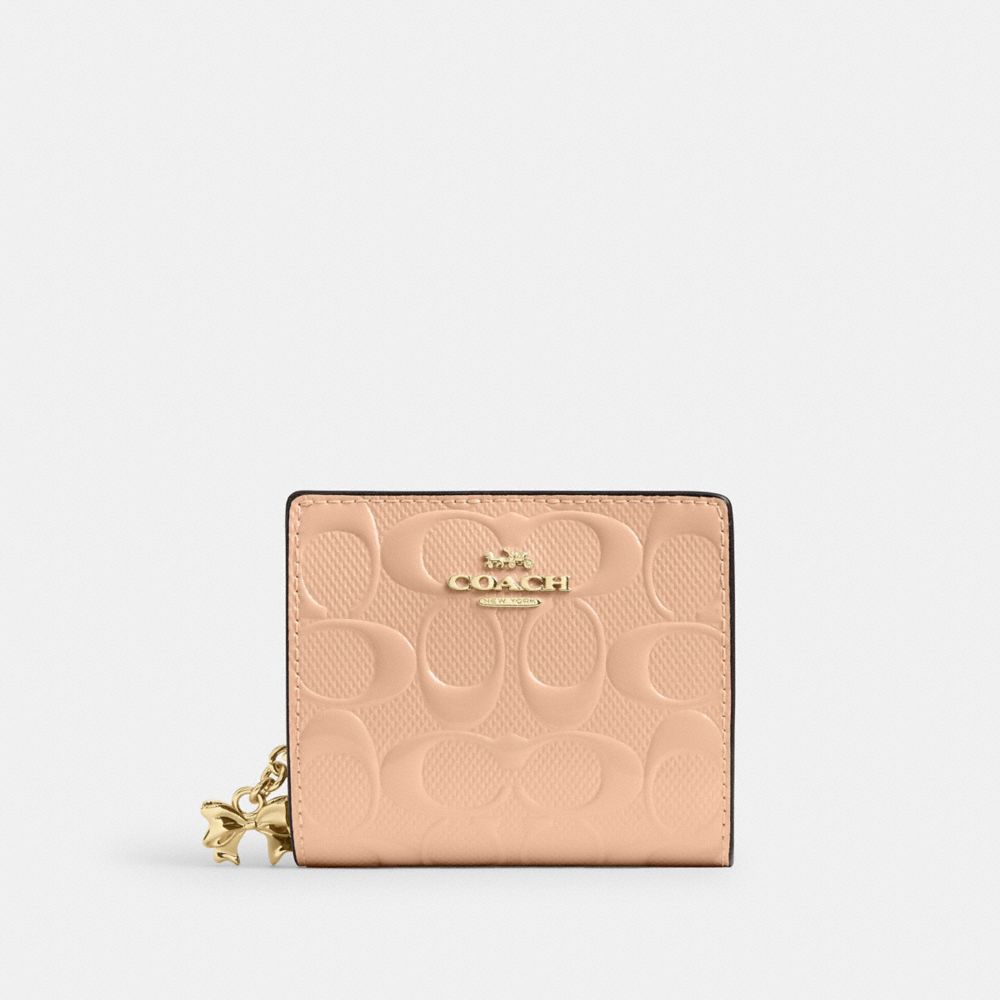 Snap Wallet In Signature Leather With Charm (Gold/Faded Blush)