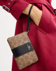 Corner Zip Wristlet In Signature Canvas With Stripe (Gold/Tan/Black)