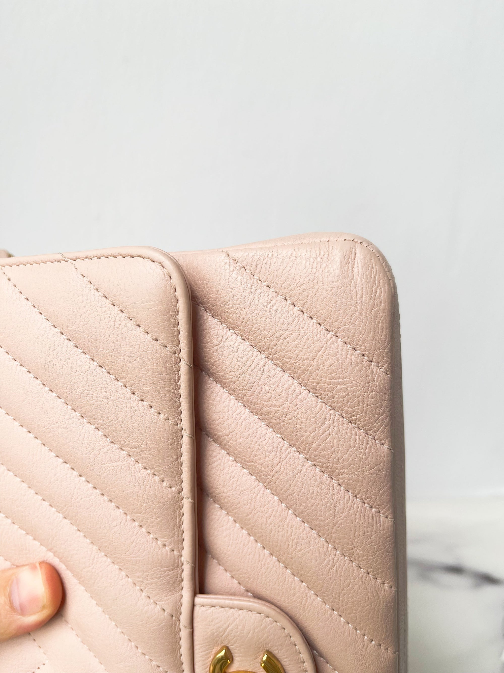 CHNL 17C Classic Chevron Calfskin Light Pink 